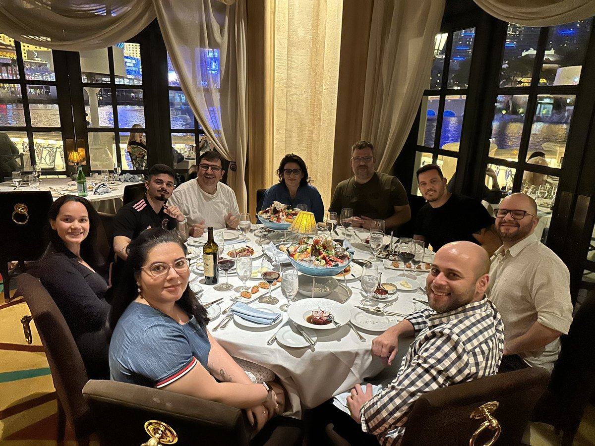 mdantasf's tweet photo. Semana excelente aqui em Las Vegas no  TechXchange 2024 representando a CXP Brasil Consulting com outros amigos e clientes. Como sempre, temos aprendizados e encontros muitos bons! 😀

#TechXchange2024
#CXPbrasil https://t.co/v0Ntdz4xak