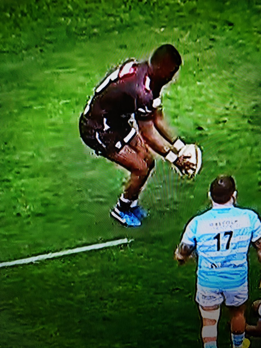 wotzupvan's tweet photo. @TheRugbyPod love the show. Heard Jim with a slight complaint about the 4.5m penalty for Fassi try. Taps before the line, catches whilst feet are still behind te line. Good try... https://t.co/5uHqvyjR9C