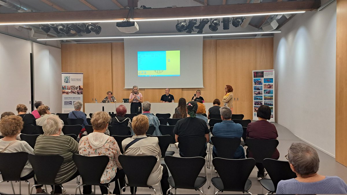 bibliomolins's tweet image. Avui, la #BibliotecaelMolí ha acollit la Presentació de llibres coral, sota el nom Escriptura i càncer en la literatura actual, organitzada per #PICAM

Amb motiu del Dia Mundial del Càncer de Mama🌹

#DiaMundialDelCàncerdeMama  
#MolinsdeRei