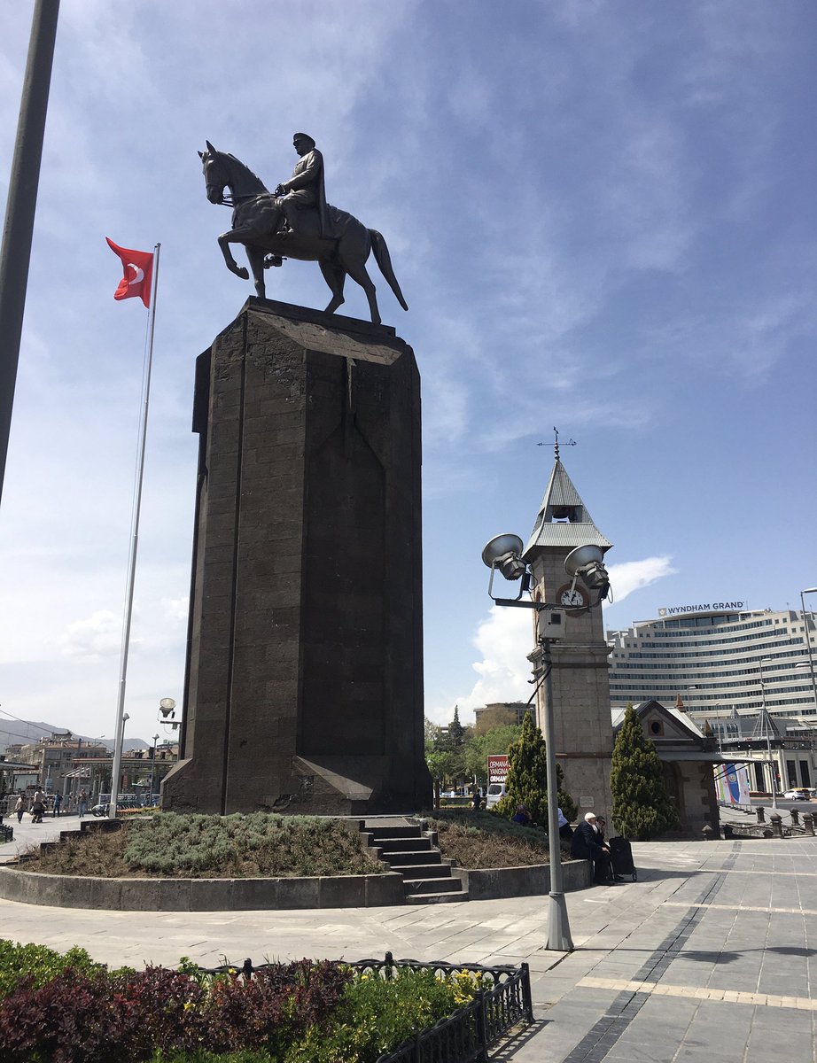 9216Sahin's tweet photo. Dalgalandığın yerde ne korku vardır ne keder. 

#GörüntüPaylaşma #tusaş 
Türk Bayrağı Paylaş. https://t.co/1uySg0QOv5