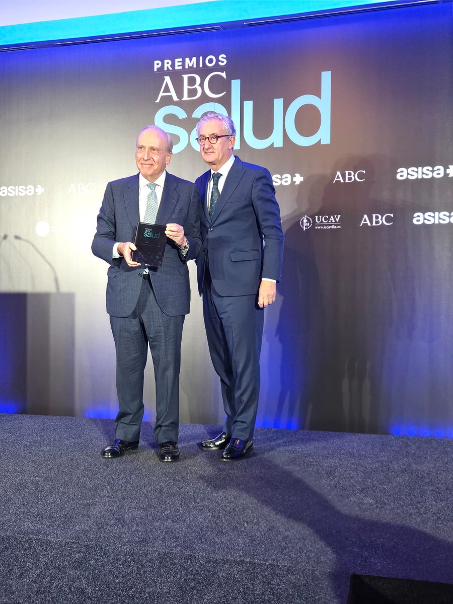 IOFVega's tweet photo. El Profesor Luis Fernández-Vega Sanz ha recogido hoy el Premio @abc_es Salud 2024 en nombre de #IOFV, reconociendo nuestra labor como el mejor hospital privado del país.

Un honor que refleja el compromiso con la excelencia y el futuro de la #saludvisual. ¡Seguimos adelante! https://t.co/84OhYSzkYW