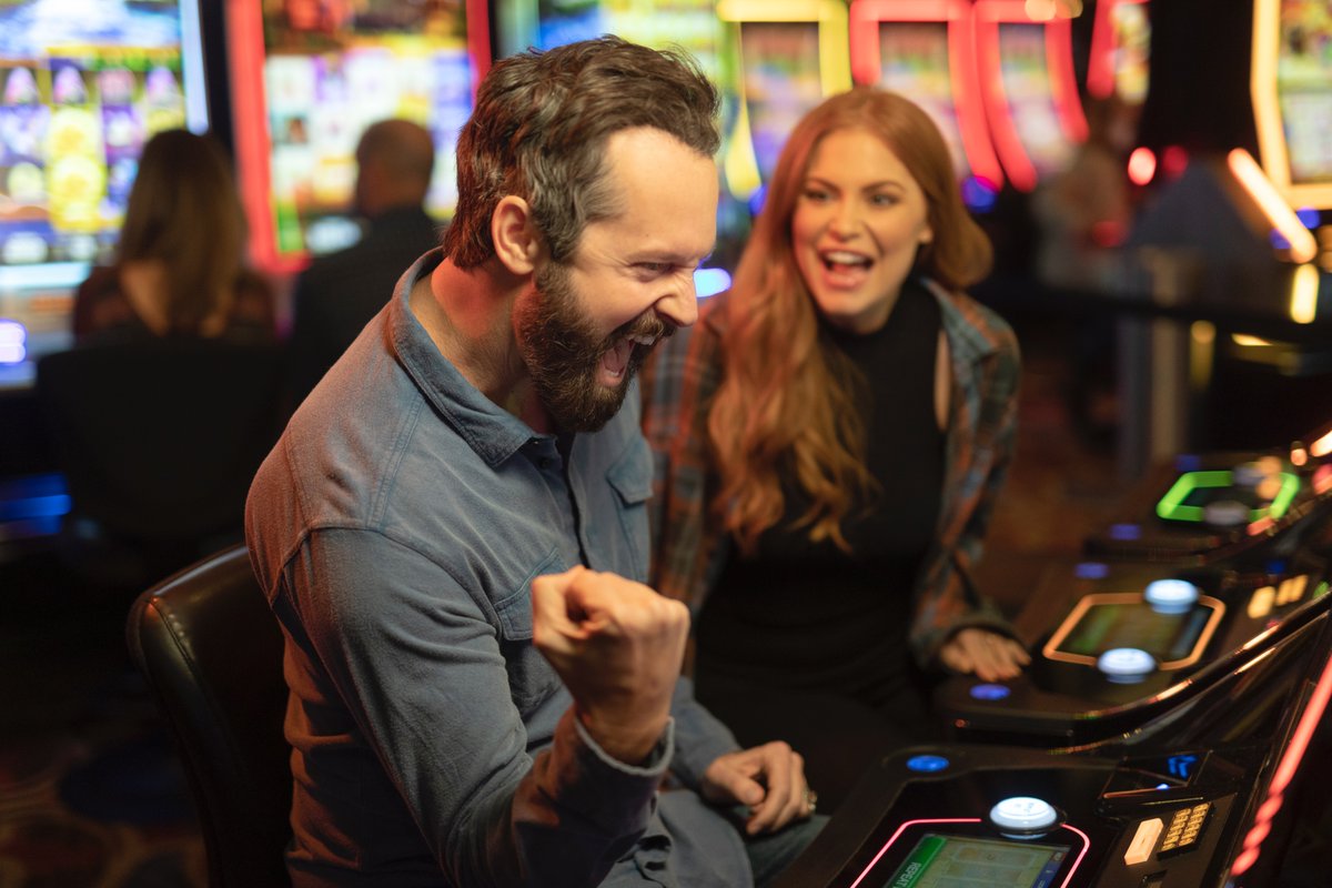 Harvest the winnings w/ #FallHarvestofCash at #FeatherFallsCasino! On 10/26 you could win $1,000 in our hourly cash drawings from 6pm-11pm! And that’s not all—stick around for the $5,000 Grand Prize! Tickets reset after each #GrandPrize drawing, so don’t miss your shot! #Oroville