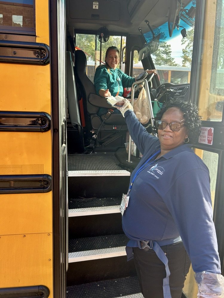 OscarSmithHigh's tweet photo. HUGE thank you to all our bus drivers. We hope you enjoyed the donuts from the SCA this am!! #halus #coachB https://t.co/PxvUw3wPm2