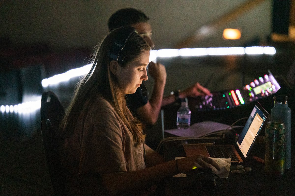 🎶 We loved hearing some awesome tunes at <a href="/ChaparralSUSD/">Chaparral High School</a>'s Coffee House last night!

🎤 There's one final performance tonight at Chap! Get your tickets here: onthestage.tickets/show/chaparral…

#ChaparralHSSUSD #CoffeeHouse2024 #SupportTheArts #SUSDPride