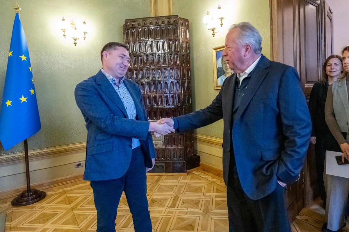Senator Bill Dodd (@senbilldodd) on Twitter photo I come away from my visit to #Ukraine with a renewed sense of urgency to help this incredible country as it recovers from Russian aggression.
We share so much -- especially our love of freedom and democracy. <a href="/M_Kozytskyy/">Максим Козицький</a> #SupportUkraine
sd03.senate.ca.gov/news/20241023-… I come away from my visit to #Ukraine with a renewed sense of urgency to help this incredible country as it recovers from Russian aggression.
We share so much -- especially our love of freedom and democracy. <a href="/M_Kozytskyy/">Максим Козицький</a> #SupportUkraine
sd03.senate.ca.gov/news/20241023-…