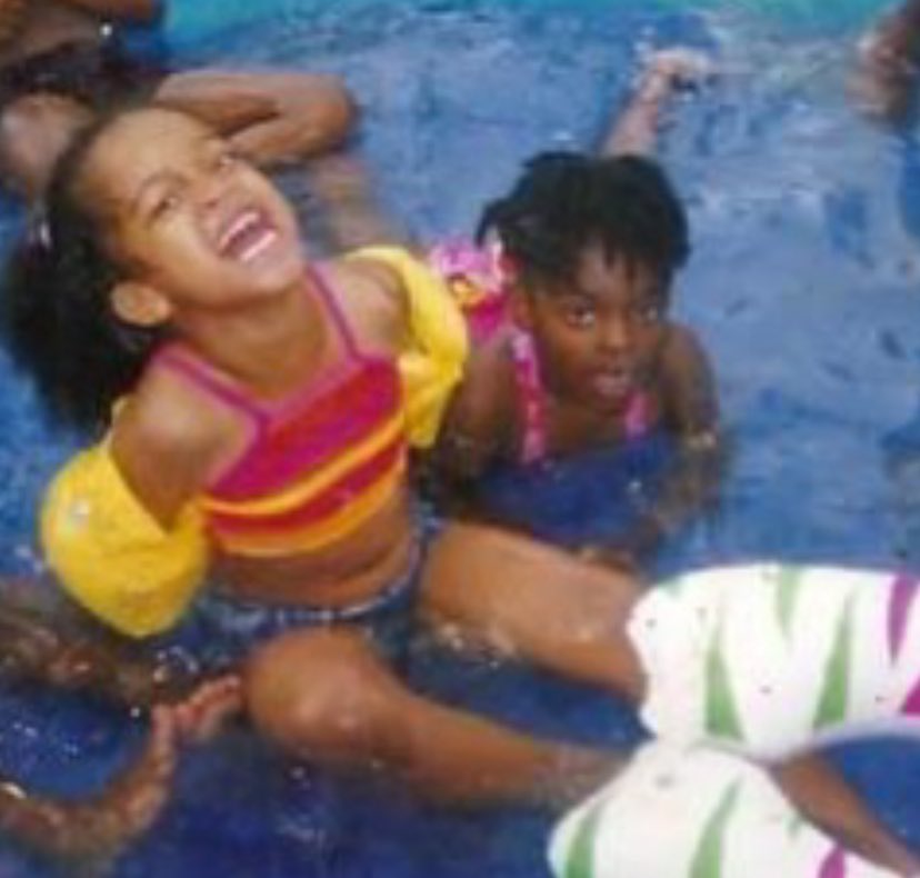 thisaintfay's tweet photo. My cousin 💔💔 my sweet sweet beautiful cousin 💔💔 how you leave me like this??? I LOVE YOU GIRL 💔 !!!! https://t.co/s887MkQG2B