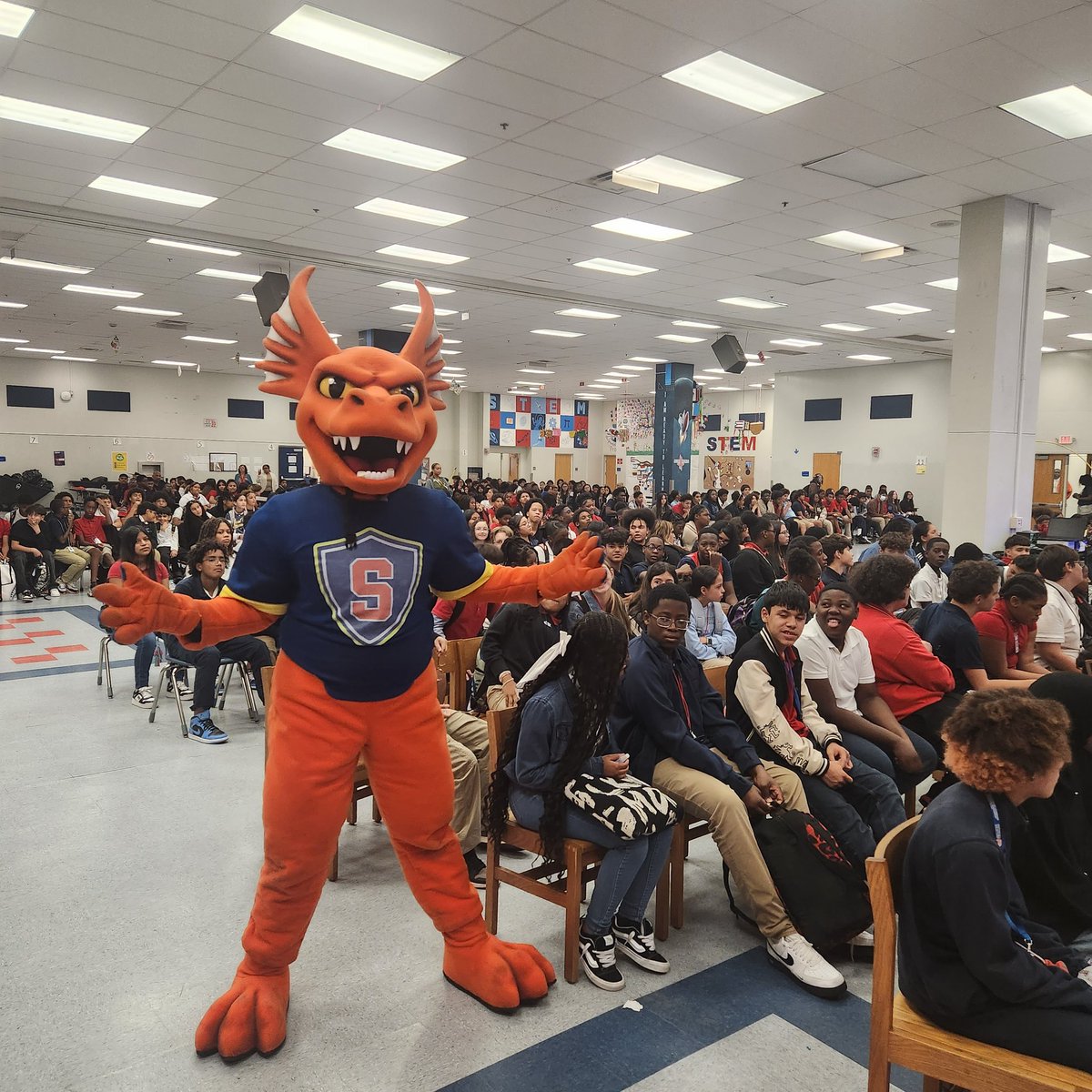 SHSMagnet's tweet image. "🚀📚 Today was ELECTRIC at our High School Magnet Program Showcase! 🌟 From the incredible displays at Awesome Olsen Middle to the dynamic atmosphere at Apollo Middle School, the energy was off the charts! The crowds were MASSIVE and totally engaged - talk about an amazing day!!