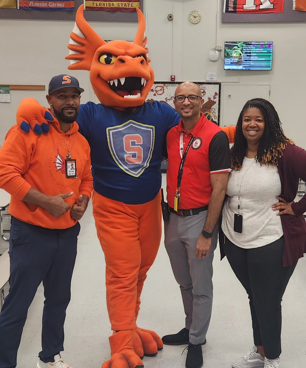 SHSMagnet's tweet image. "🚀📚 Today was ELECTRIC at our High School Magnet Program Showcase! 🌟 From the incredible displays at Awesome Olsen Middle to the dynamic atmosphere at Apollo Middle School, the energy was off the charts! The crowds were MASSIVE and totally engaged - talk about an amazing day!!