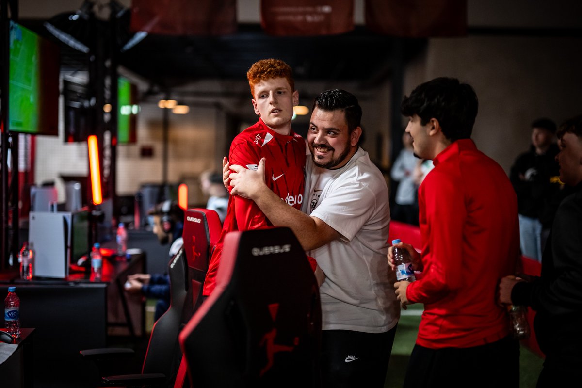 AURA.

<a href="/SCF_Dave/">David Queck</a> besiegt Anders mit 2:3 - damit holt Freiburg den Speed-Run gegen RB Leipzig! ✅

#VirtualBundesliga #VBLCC #WOWVBL