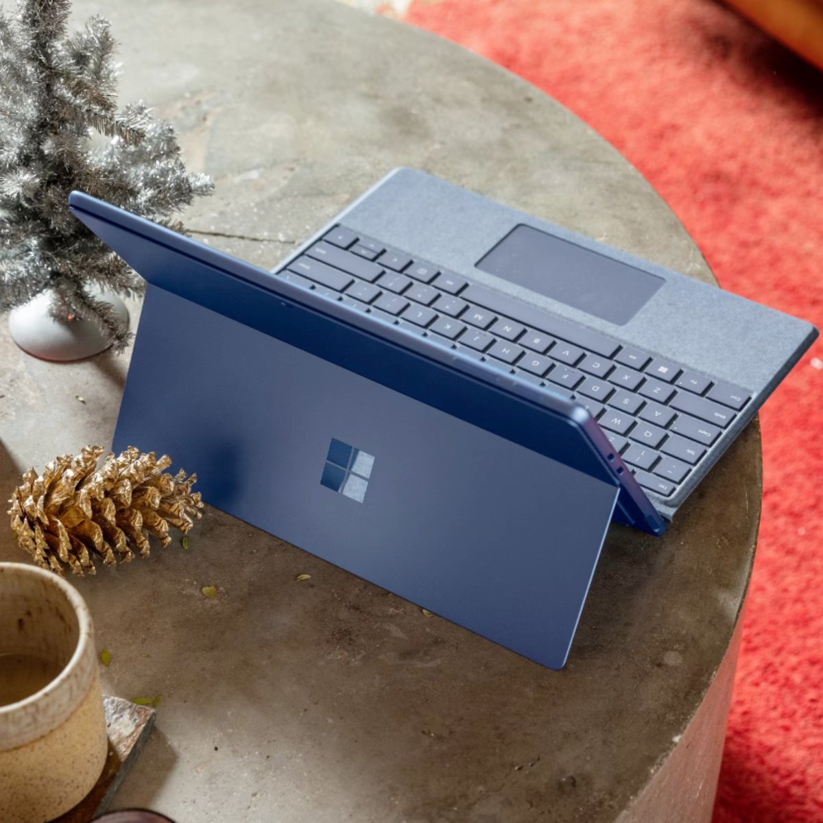 drbeel_techno's tweet photo. #Microsoft
لعشاق مايكروسوفت موعد قريب مع أجهزة #SurfaceLaptop8 و #SurfacePro12 بمعالجات Intel Meteor Lake و Snapdragon X https://t.co/Ql8ay3y16z
