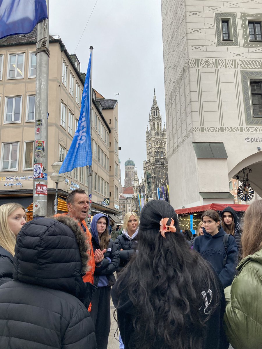 PipersSenior's tweet image. Year 11 historians have had an interesting first day in Munich learning about Weimar and Nazi Germany with @AngliaTours 
#PipersHistory
#PipersInspire