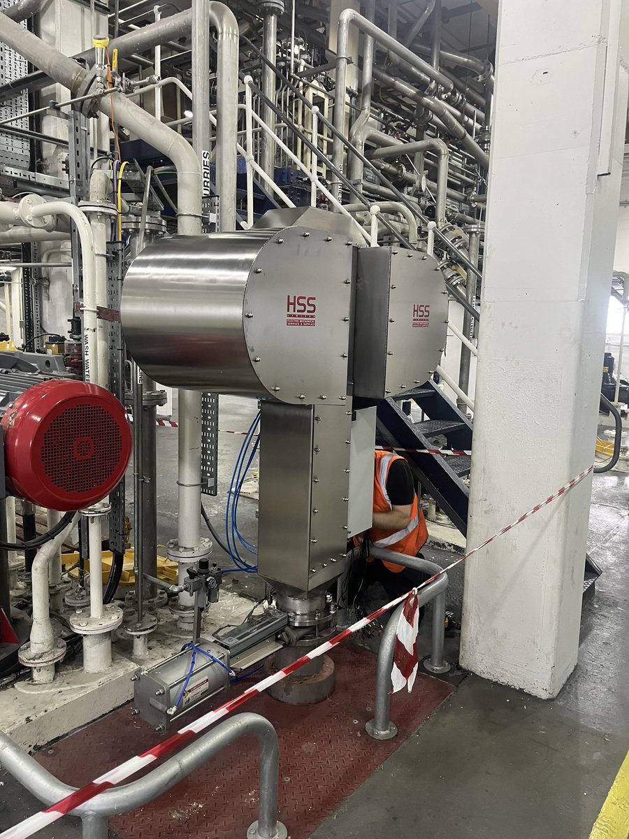 HSSONLINELTD's tweet photo. Latest incarnation of our industrial insertion spinner head for tank cleaning in the paint industry #madeinbritain #ukmanufacturing https://t.co/ufWA6lWpCn