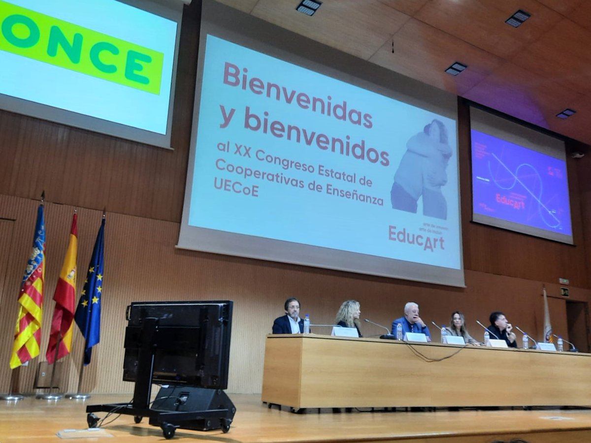feceval_cece's tweet photo. Este miércoles 23 de octubre ha comenzado en Valencia el XX Congreso estatal de Cooperativas de enseñanza.
En la foto: Mariola Hernández, Gerente de FECEVAL; Miquel Ruiz, presidente de UCEV; Alberto Villanueva, presidente de FECEVAL y Vicenta Rodríguez secretaria AA de ESCACV https://t.co/HSYv0OvCNM
