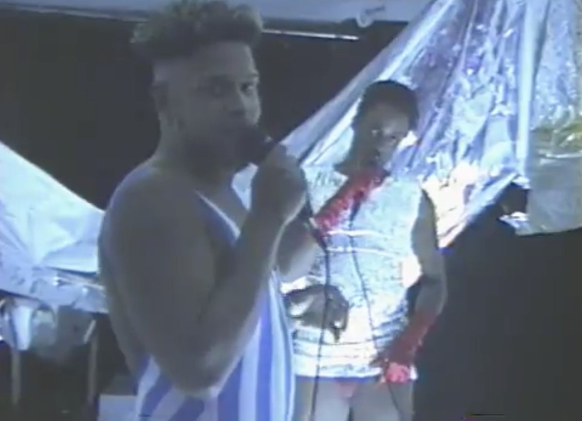 Pink Fang tweet media