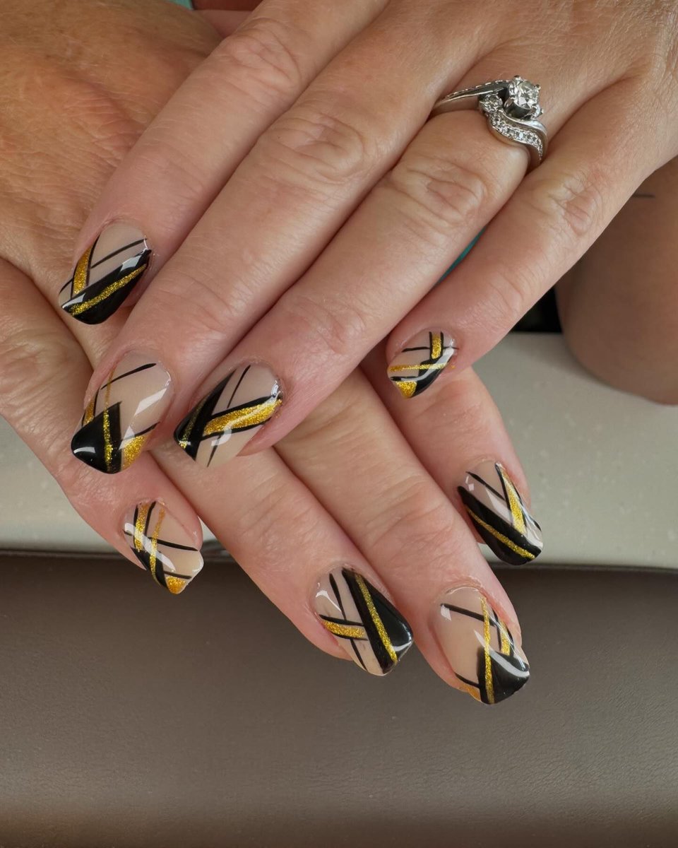 Add a little glitter to your manicure 💅🏼 at Tips &amp; Toes Spa!