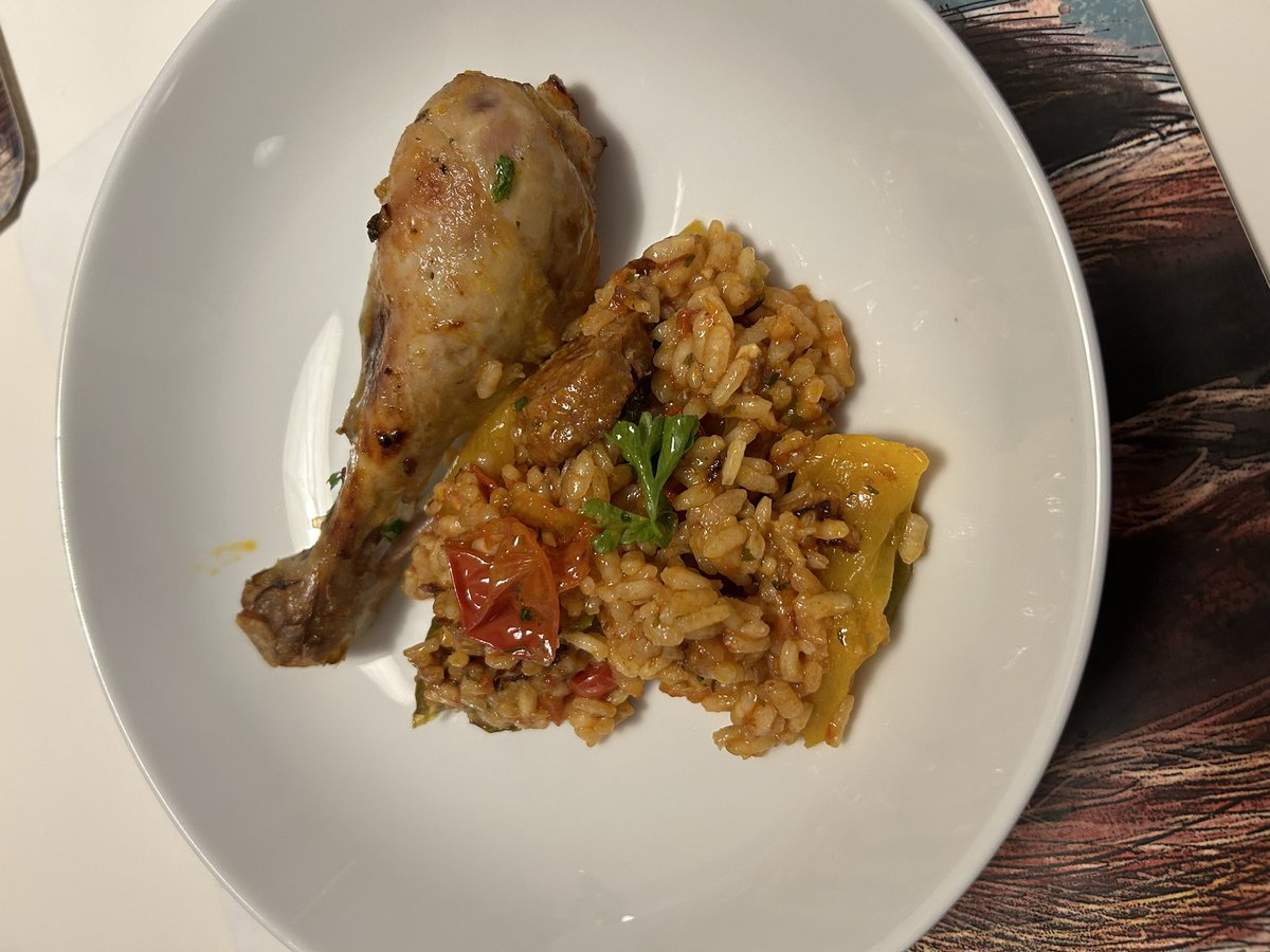 a_cossins's tweet photo. Started as Spanish Chicken but ended up Italian Chicken due to the red pesto & arborio rice #NoFoodWaste #CookLocal … https://t.co/Qw4pGiPfB0