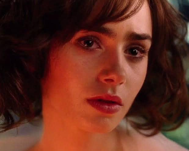 Un día como hoy pero de hace 10 años se estrenó la película “Love, Rosie":

"Te mereces a alguien que te ame con todo su corazón. Alguien que te ayude a realizar tus sueños, te trate con respeto,  ame cada parte de ti, sobre todo tus defectos. Deberías estar con alguien que