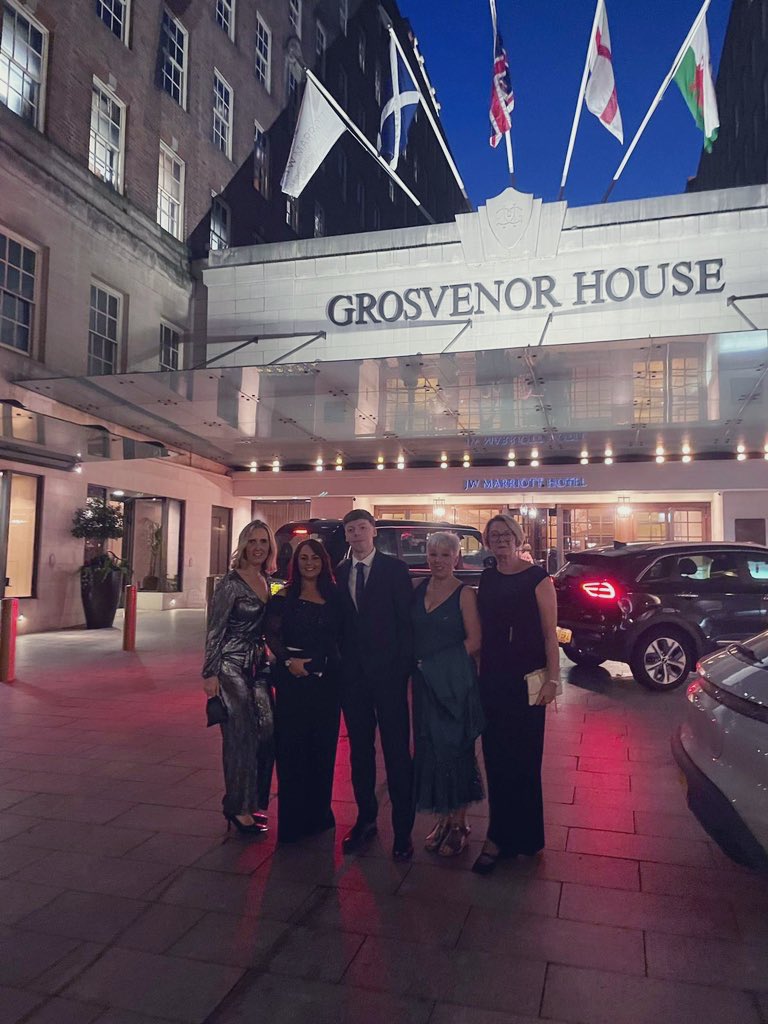 Blagojevic15560's tweet photo. Good luck Newcastle hospitals Diabetes transition team. Privileged to be here at the @NursingTimes Awards @NewcastleHosps @Newcastle_NHS #NTAwards https://t.co/3shz1Xnc4l