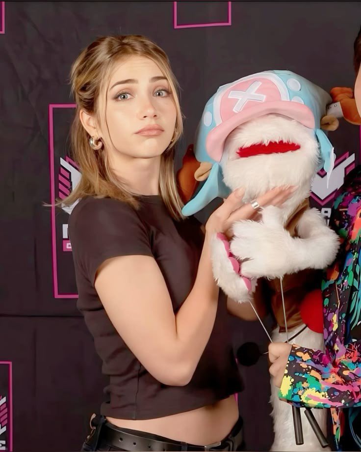 Geo_AW's tweet photo. can we talk about how beautiful Emily Rudd is https://t.co/JkUEDOZoHF