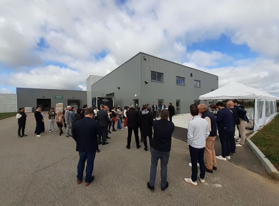 #TousMobilises|📢Inauguration Extension Entreprise Floralpina🌺 Façonnier de compléments alimentaires
✅Augmentation de la capacité de production 
✅Le Conseiller France Travail dédié accompagne les recrutements liés à ce développement 🌈
#JeRecruteAvecFranceTravail