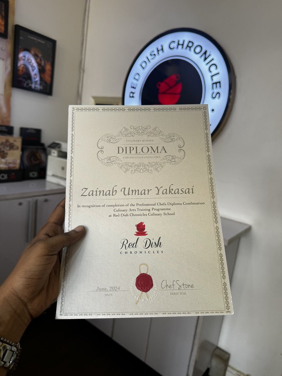 spicy__bites's tweet photo. Alhamdulilah! ❤️🥺
You can call me chef Zeeyyyyyyyyyy 
A certified chef!!!!! https://t.co/sIO0UE6JF1
