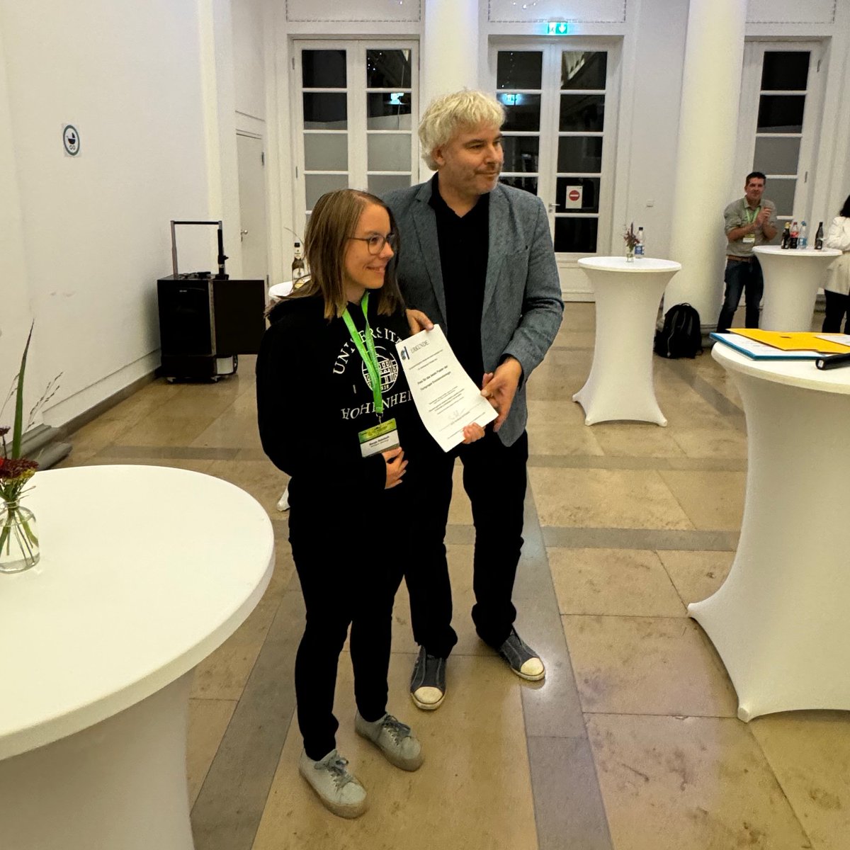 Even though it's been a few days, we would like to congratulate our Gevol PhD student Ronja winning the poster prize at the DZG conference. Congratulation 👏