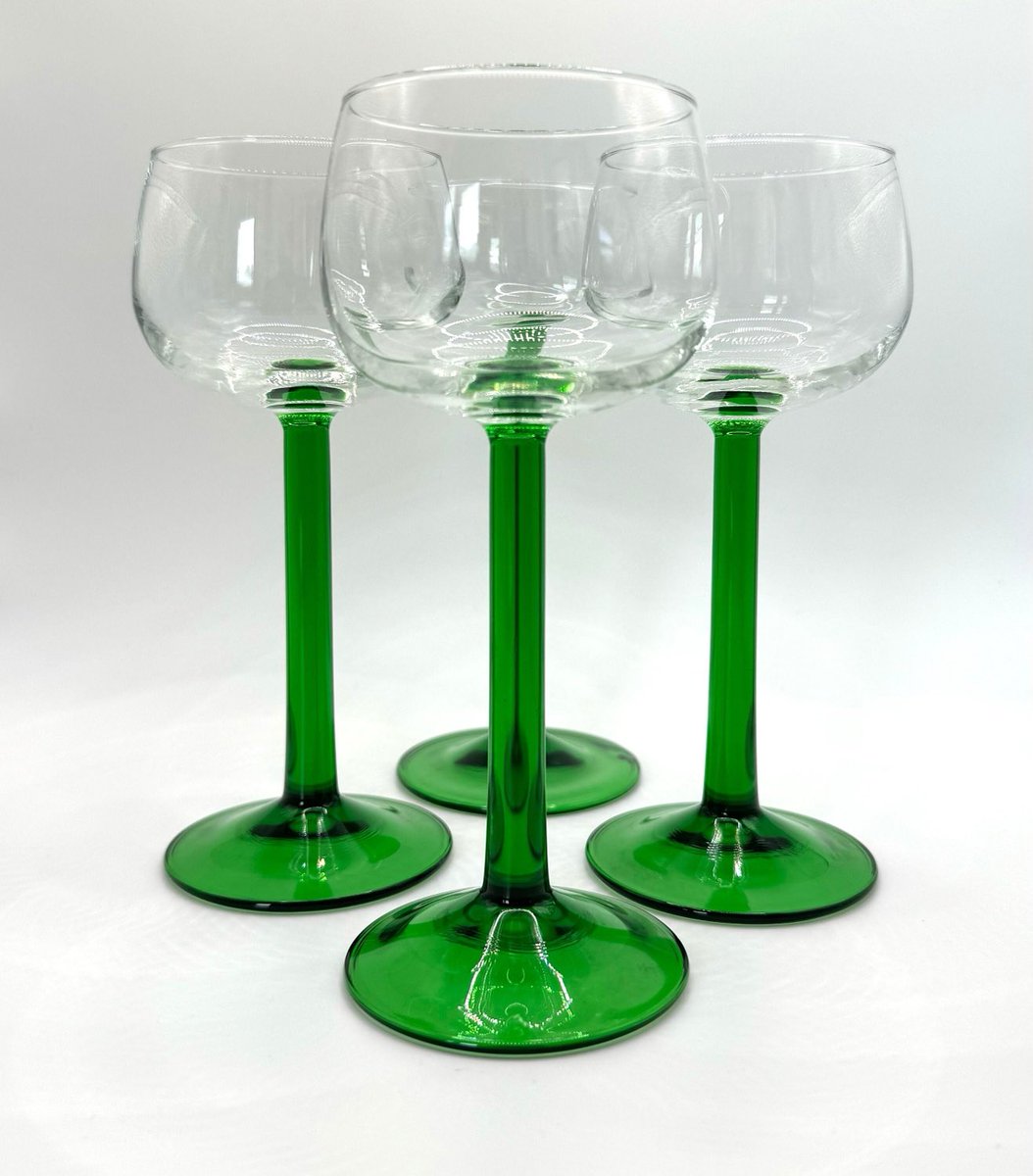 LilfordVintage's tweet photo. You can’t help but find these green stem glasses stunning! 

https://t.co/ue1GnpINLE

#vintageshowandsell #lilfordvintage #vintage #retro #etsy #barware #glasses #wineglass #winegoblet #luminarc https://t.co/GQm04JM0tQ