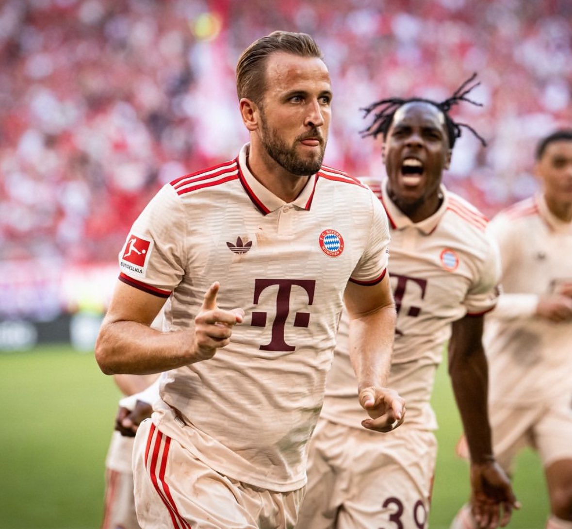 FabrizioRomano's tweet photo. 🔴🤖 Five goals in three Champions League games for Harry Kane.

14 goals in 11 games in all competitions. https://t.co/hceSv3dthK