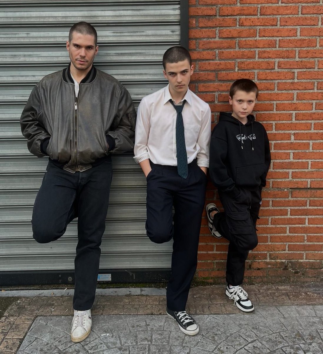 __stvnnn's tweet photo. François Civil, Malik Frikah et Louis Raison, les trois interprètes de Clotaire sur le tournage de L’amour Ouf. ❤️‍🔥