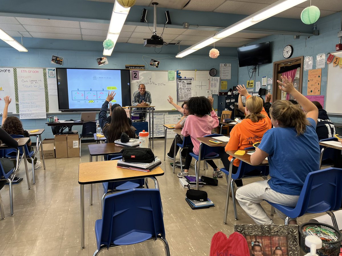 cmsBurascano's tweet photo. 8th graders working hard to solve traffic engineering problems! #engineersteachingalgebra @ColoniaMiddle @MrsDavisonNau @cms_mmac https://t.co/ih2s3nhGyy
