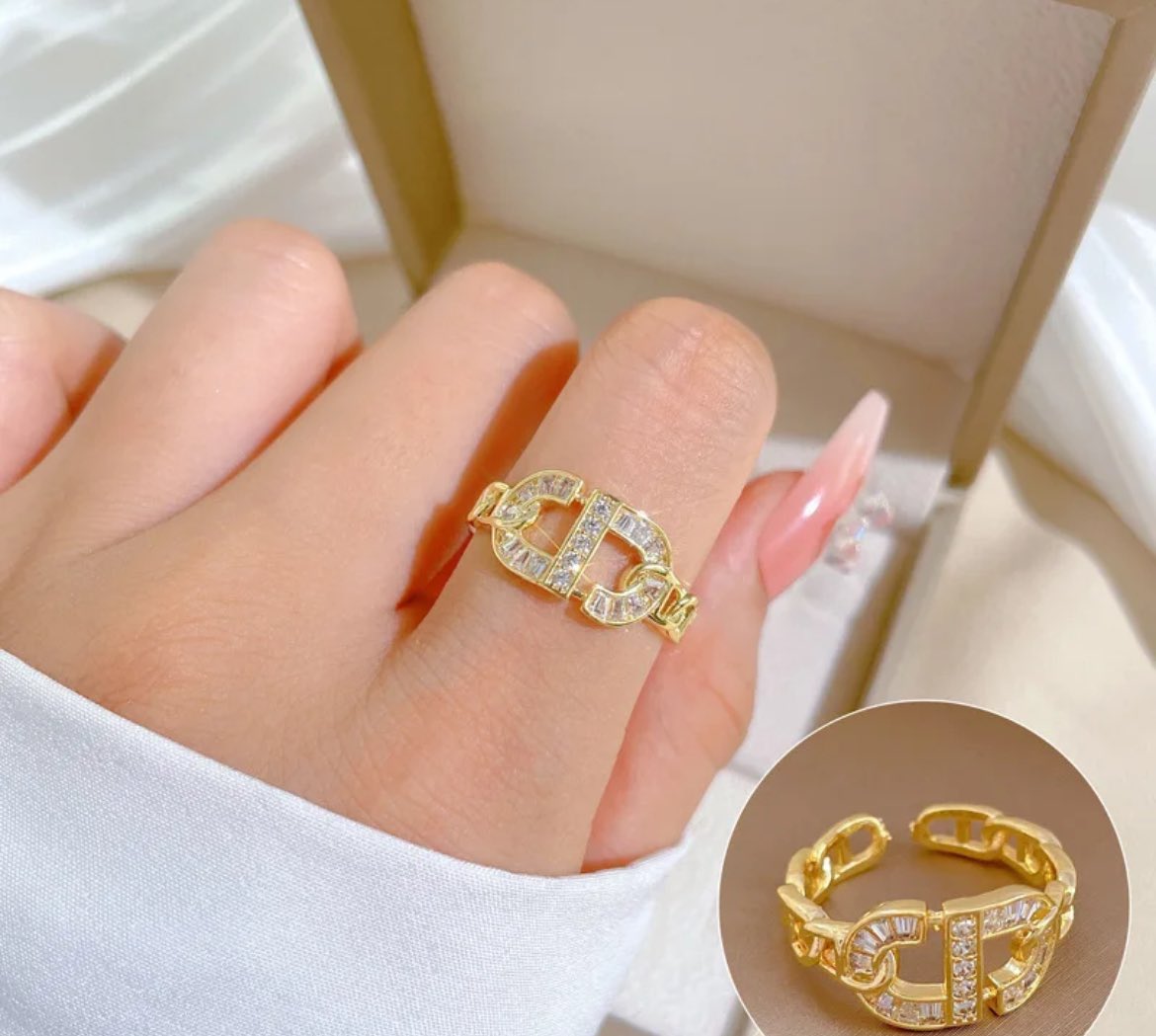 JeffreyPiekar's tweet photo. Mooie Luxe Sieraden. 

RVS Verguld 18 karaats goud.

Uit voorraad leverbaar.

JP Retail 👑
https://t.co/VfhDoFPMIx
info@jpretail.nl

#sieraden #halsketting #armbanden #oorbellen #ringen #goud #rvs #cadeau https://t.co/ieXMpoDXQs