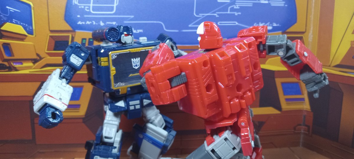 samraley1's tweet photo. Legacy United soundwave what else can I say but I think this is my favorite version of the mold ( I slightly customized mine) but I like him more then my dramatic capture version. https://t.co/pNq4Vi1o7F