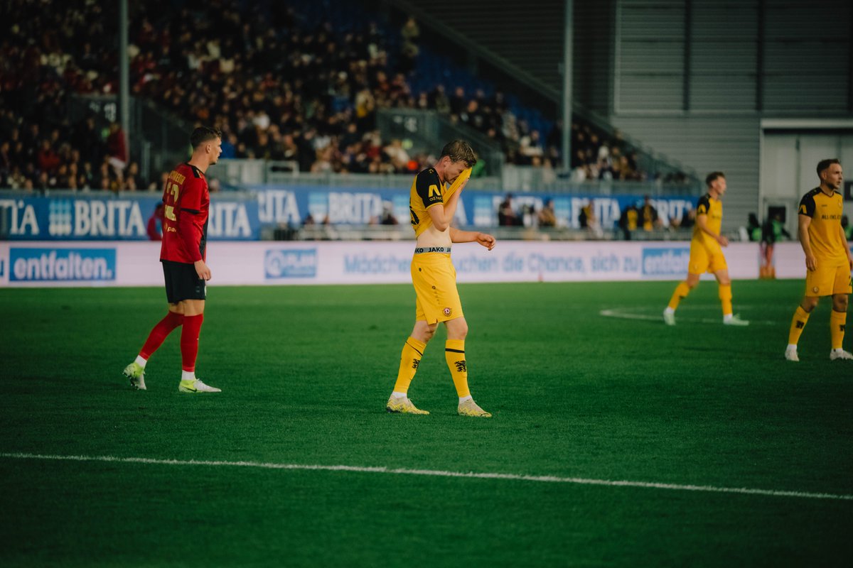 DynamoDresden's tweet photo. Wir haben am Mittwochabend in der ersten von zwei aufeinanderfolgenden Englischen Wochen das Spiel gegen den SV Wehen Wiesbaden mit 0:1 (0:1) verloren. Der einzige Treffer der Partie fiel in der 21. Spielminute. 👉https://t.co/IVPXhYDs3r #WIESGD #sgd1953 https://t.co/4w7gVdVZhT
