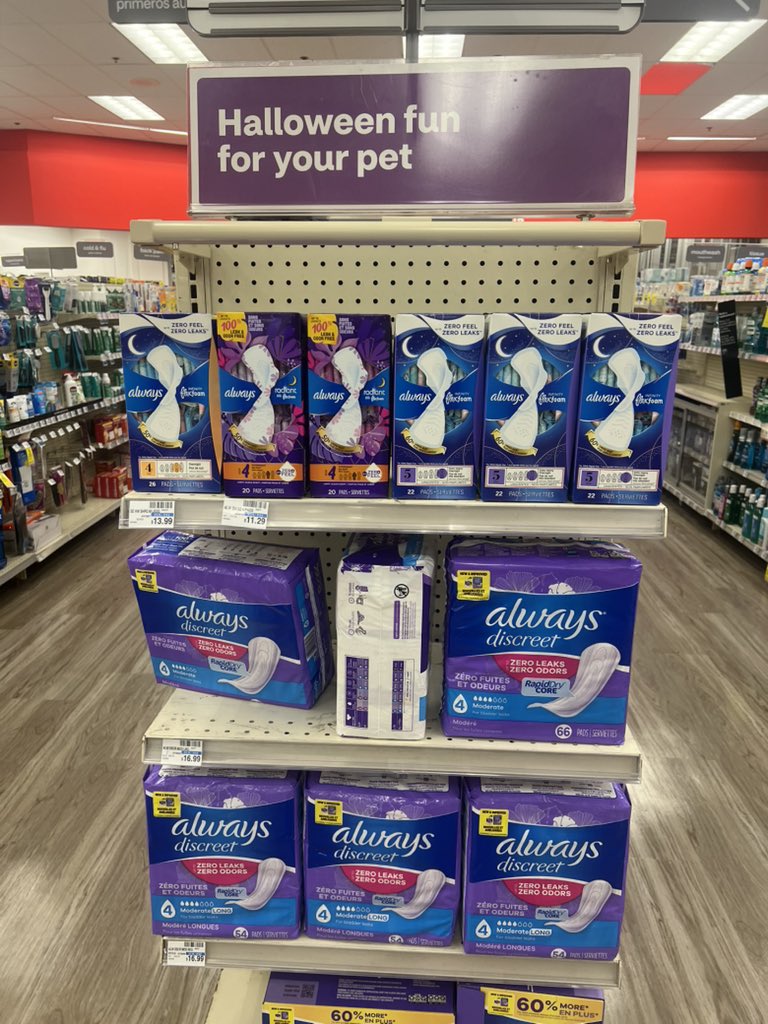 AI Generated Baseball Fan With 14 Right Fingers (@bower32575) on Twitter photo 