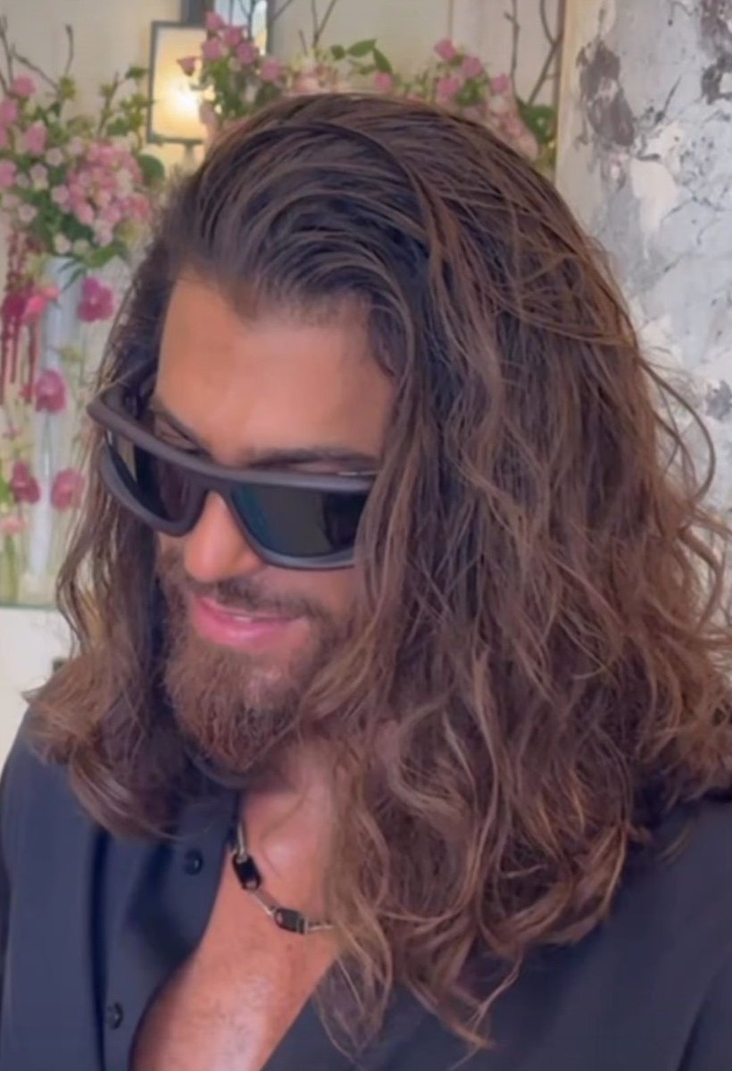 57julijulia's tweet photo. Amazing #CanYaman ❤️
#Can, #MIPCOM24 https://t.co/eqLfI2klXN