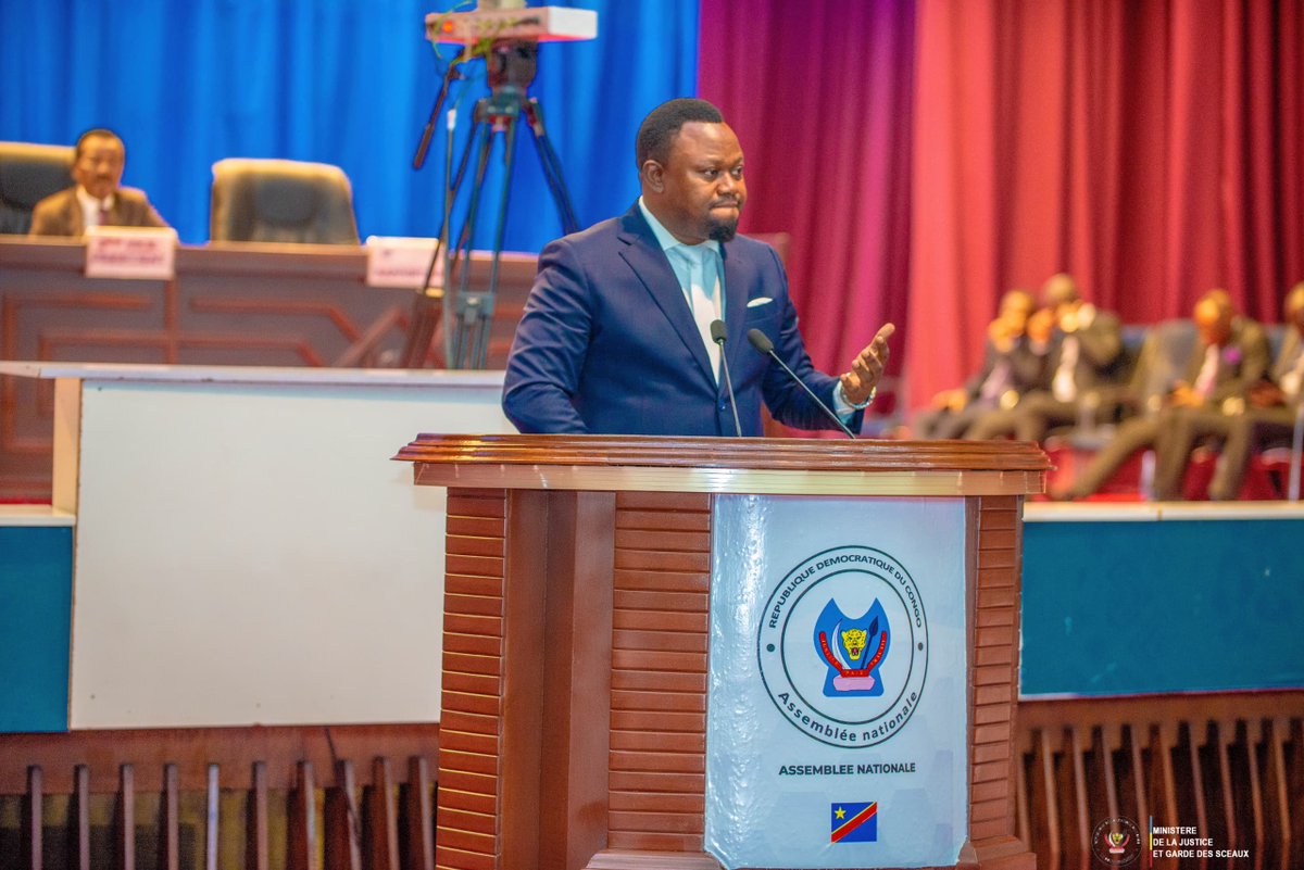 #RDC: Etat de siège a servi la #CPI 
<a href="/CourPenaleInt/">CPI-Cour pénale int.</a>
 à l'évaluation du seuil de gravité qui l'a poussée à réactiver les enquêtes en RDC.  a-t-il souligné devant les élus nationaux, Maître <a href="/SamuelMbemba4/">Maître Samuel MBEMBA KABUYA TANDA</a>  KABUYA, le Vice-Ministre de la Justice et Contentieux international.