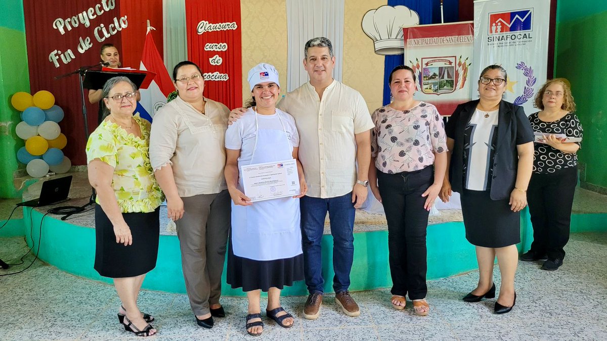 Sinafocal's tweet image. 👩🍳🎂 ¡Kuña Guapa de Santa Elena, Cordillera! Culminan con éxito el curso de “Cocina y Repostería” 
2️⃣5️⃣ talentosas mujeres han completado su capacitación, listas para enfrentar nuevos desafíos en el apasionante mundo culinario. 👩🍳
🏛️ En el acto de clausura, el Secretario…