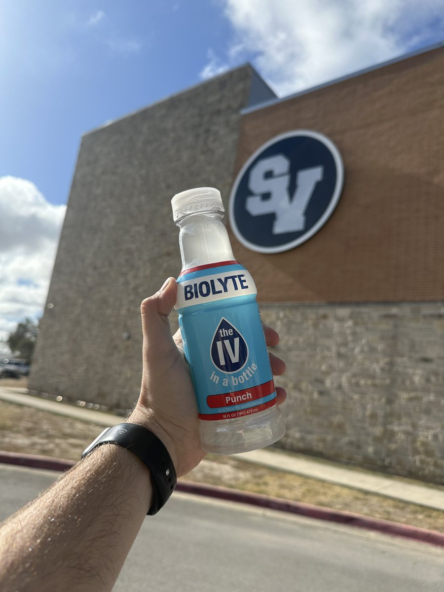 BIOLYTE - the IV in a bottle (@drinkbiolyte) on Twitter photo We appreciate <a href="/SVSportsMed1/">Smithson Valley Sports Medicine</a> letting us swing by and drop off some Medical Strength Hydration this morning! 💧⚡️
#LYTEItUp | #GoRangers | #TXHSFB We appreciate <a href="/SVSportsMed1/">Smithson Valley Sports Medicine</a> letting us swing by and drop off some Medical Strength Hydration this morning! 💧⚡️
#LYTEItUp | #GoRangers | #TXHSFB