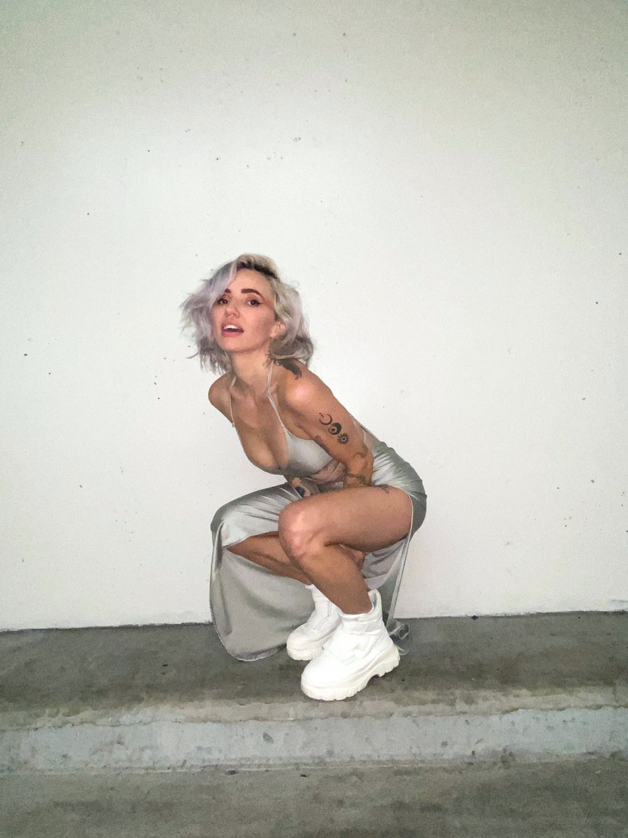 lights's tweet photo. drive my soul but all grown up https://t.co/nT5Lno3518