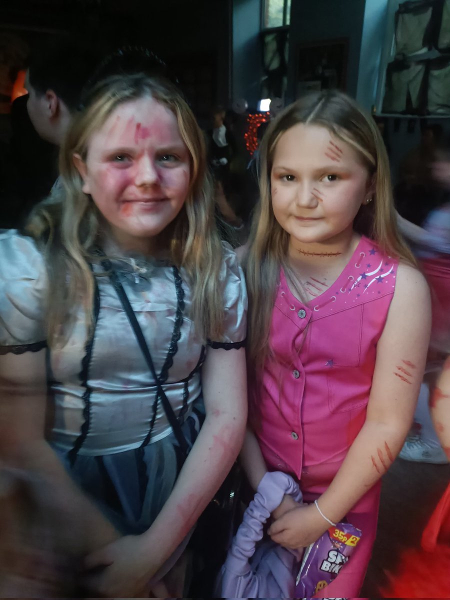 penrhiwceibr's tweet photo. Thriller at the Disco tonight! 🎶 #FreightNight https://t.co/Rk9rC0mL9q