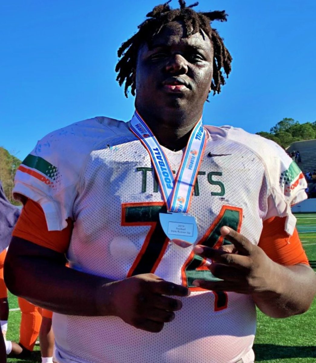 Chris Hays tweet media