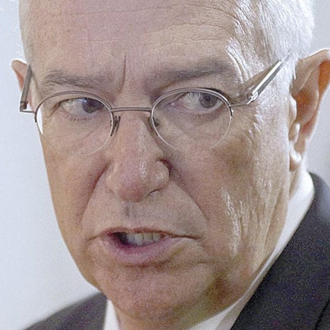 Lo que faltaba... fondos de inversión de EE.UU. que le prestaron 400 mdd a Salinas Pliego (a los que no les pagó) pretenden demandar a México para que todos los Mexicanos paguemos la deuda de ese criminal. A ver si con esto los "fachos" ya dejan de llamar "Tío Richie" a ese hdp.