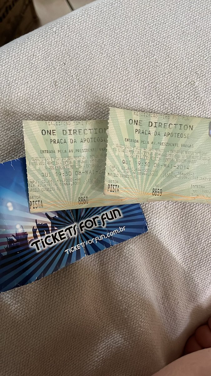 malikinhoo_'s tweet photo. gente, com certeza uma das minhas maiores conquistas e realizações foi ter conseguido ir pro show dos meninos em 2014 aqui no brasil 🥺❤️‍🩹 https://t.co/D0X8K7NjPB