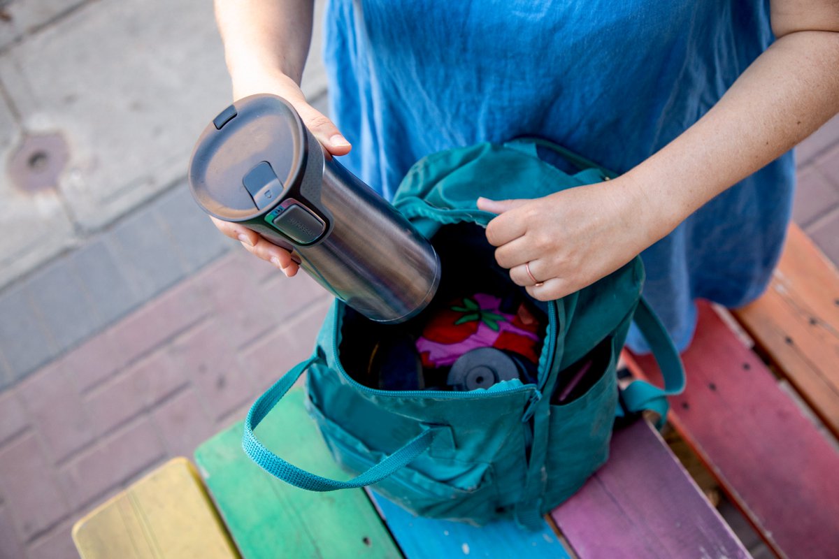Every year, 15 billion single-use bags &amp; 1.6 billion single-use cups are used in Canada.

These items are used for a few minutes and then can take hundreds of years to decompose.

Edmontonians are cutting into these numbers every time they remember a reusable bag, cup or utensil!