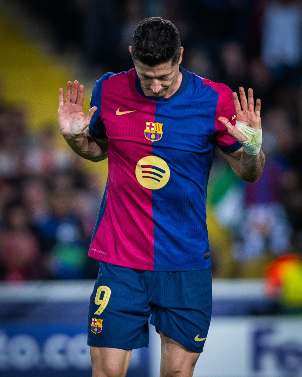 FCBarcelona_es's tweet photo. 🤷‍♂️ https://t.co/pqM1Esq0bL