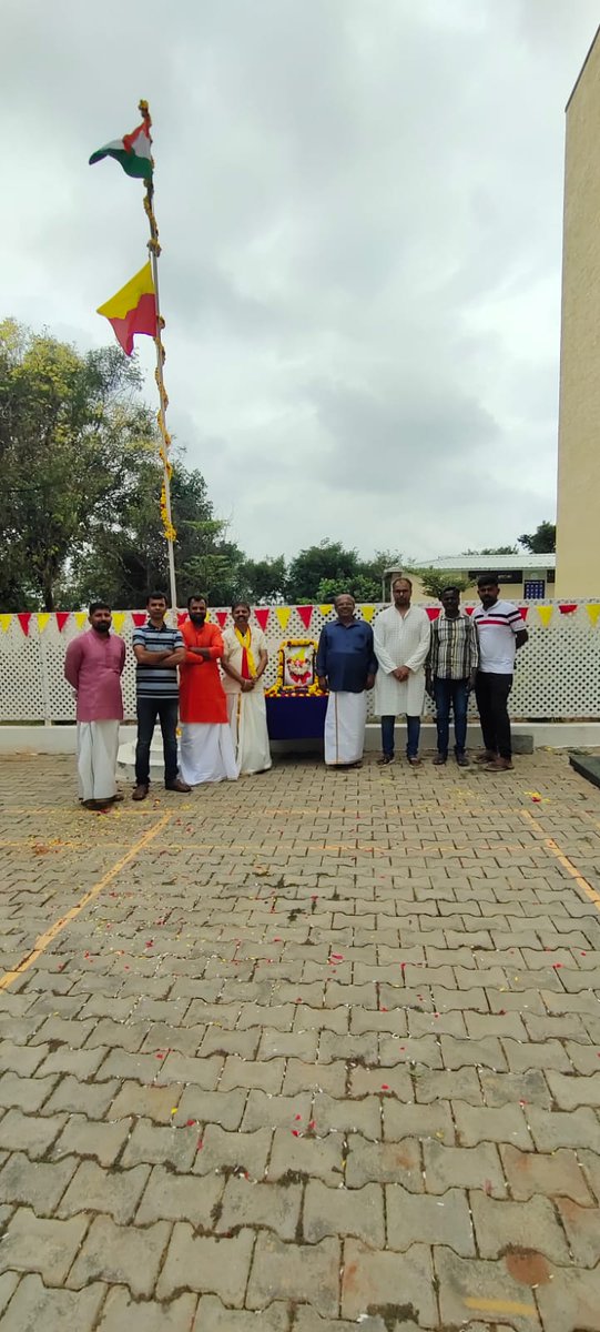 ashishatul's tweet photo. @sanketp @KannadigaSpeaks @rajanna_rupesh @BrickShelt58647 Sir we have been living in the society for the last 10 years. We celebrate together as a family. Even in COVID times!!! https://t.co/6OWjpGFNfL
