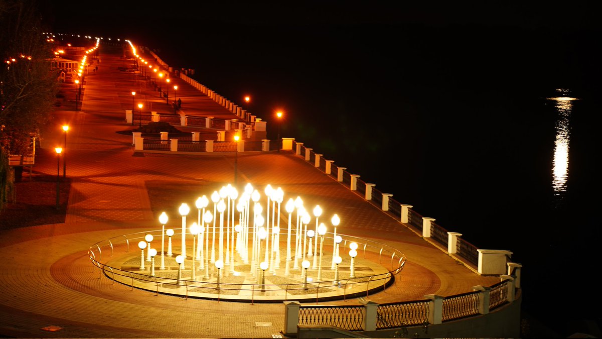 slowsquirrel's tweet image. #embankment