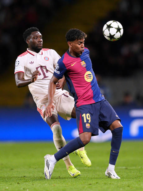 Tr_SurajSingh's tweet photo. Amazing control
-Incredible execution

Ladies and gentlemen, the most complete Brazillian player in the world right now. 

Yes, he scored a brace at halftime. 

#BarcaBayern https://t.co/kzyS2uuJFO