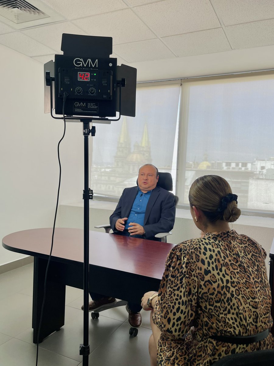SamuelMunozG's tweet photo. Hoy grabé contenido para una serie de cápsulas para la Asociación Latinoamericana de Comunicación Audiovisual Parlamentaria (ALCAP). https://t.co/1uyFt38nRy