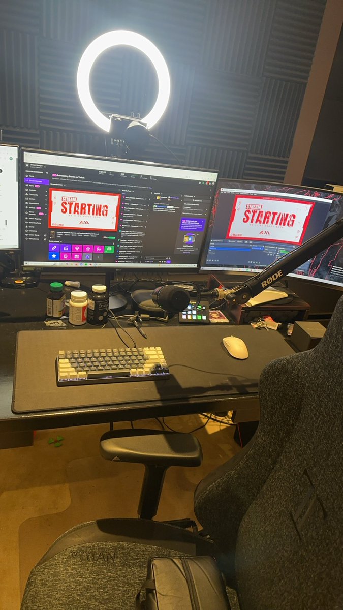 aM kaRmy tweet media